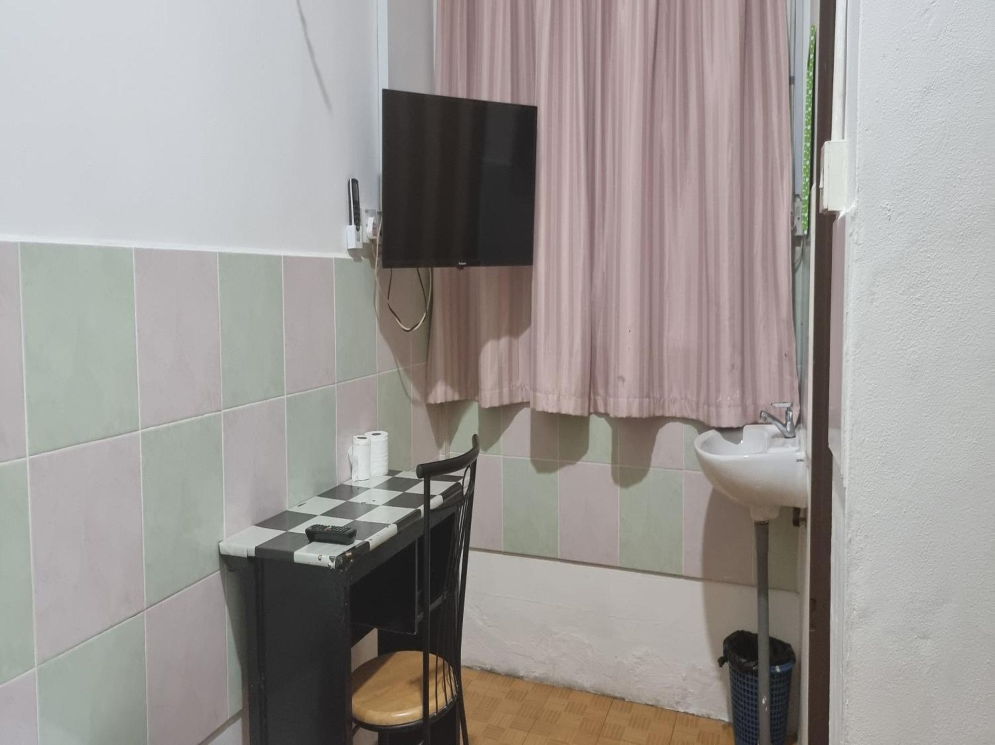 Oyo 90972 Jj Homestay Miri Exterior foto