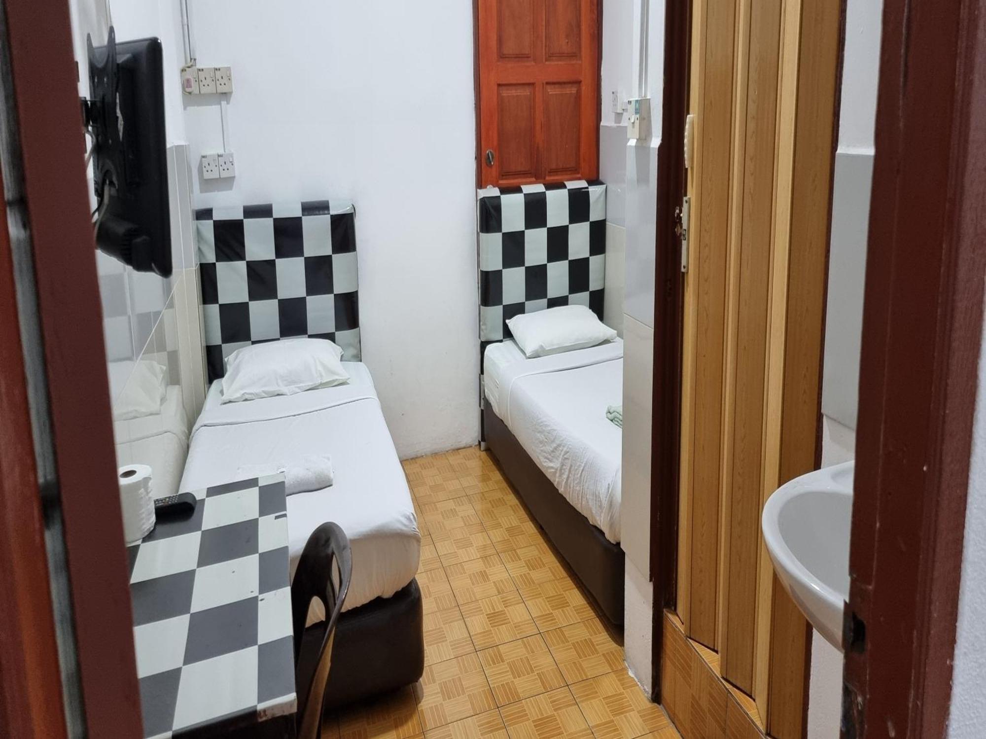 Oyo 90972 Jj Homestay Miri Exterior foto